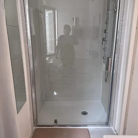 Homestay Le Farges-chambre En Colocation-appartement Partage A 3min De La Gare St Roch-laconciergeriebynina Montpellier